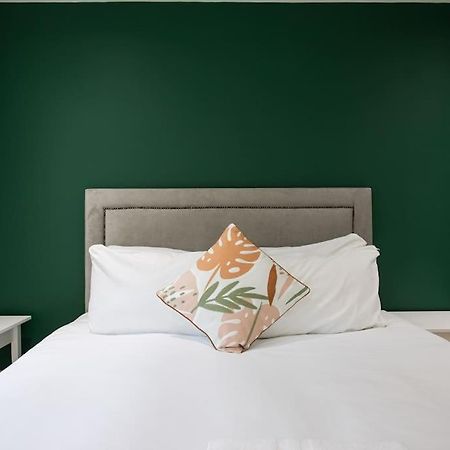 Luxury, Sleeps 6, City Centre Белфаст Екстериор снимка