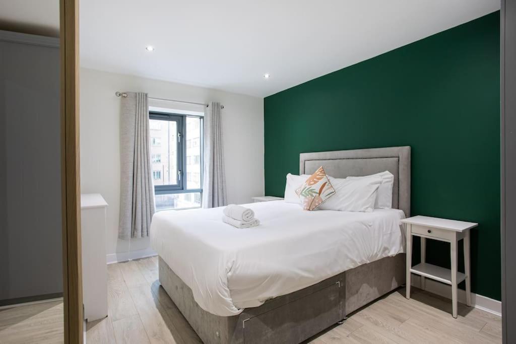 Luxury, Sleeps 6, City Centre Белфаст Екстериор снимка