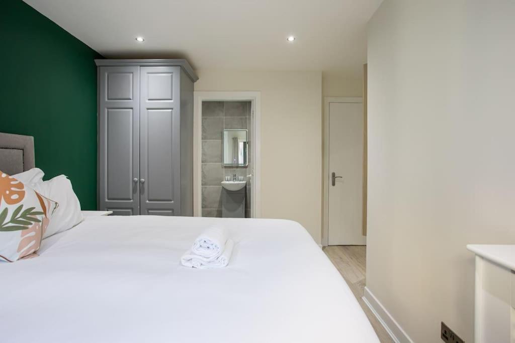 Luxury, Sleeps 6, City Centre Белфаст Екстериор снимка