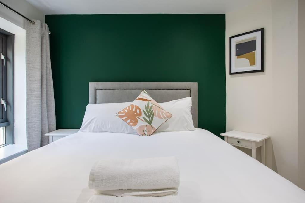 Luxury, Sleeps 6, City Centre Белфаст Екстериор снимка
