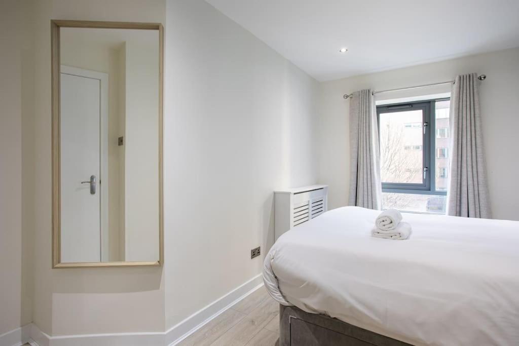 Luxury, Sleeps 6, City Centre Белфаст Екстериор снимка