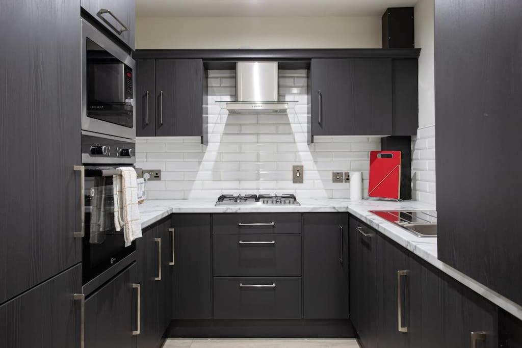 Luxury, Sleeps 6, City Centre Белфаст Екстериор снимка